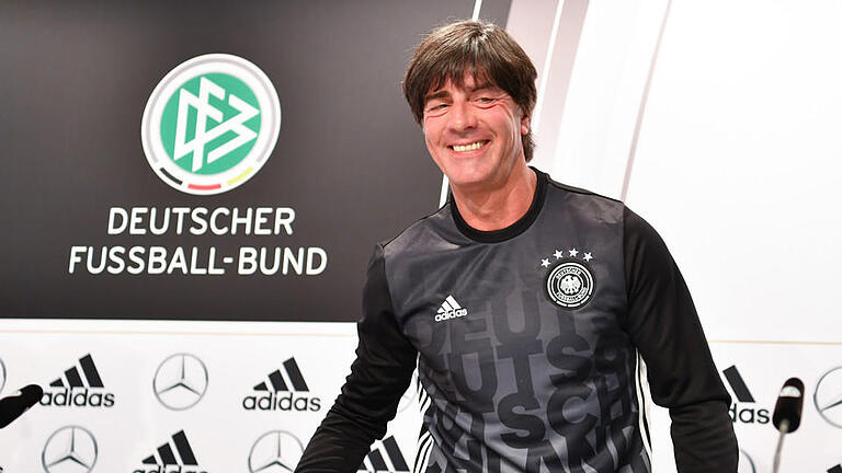 EURO 2016  - Germany team press conference       -  Bundestrainer Joachim Löw bei der Pressekonferenz im Media Center neben dem Team Hotel in Evian, Frankreich. Foto: Arne Dedert/dpa