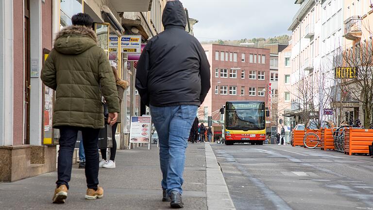 Die Fußgängerzone in der unteren Theaterstraße ist noch in der Probezeit - und verbesserungswürdig.