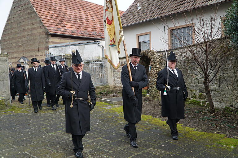 Fähnrich Peter Jäger gemeinsam mit den Offizieren Klaus Bördlein (links) und Erich Goldstein.