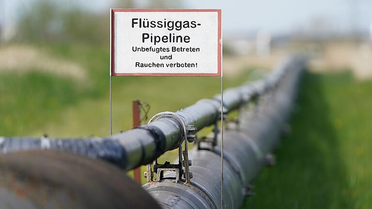 Geplantes LNG-Terminal Brunsbüttel - Flüssiggas ist bei der Gaspreisbremse der Bundesregierung außenvor. Verbraucherinnen und Verbraucher können sich trotzdem staatliche Unterstützung sichern. Geplantes LNG-Terminal Brunsbüttel - Flüssiggas ist bei der Gaspreisbremse der Bundesregierung außenvor. Verbraucherinnen und Verbraucher können sich trotzdem staatliche Unterstützung sichern.
