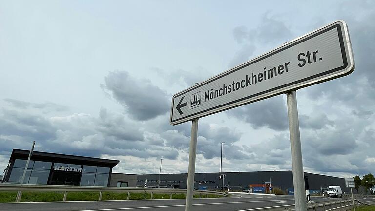Mittlerweile sind bis auf ein Grundstück des Industriegebiets alle verkauft und größtenteils bebaut. Mittlerweile sind bis auf ein Grundstück des Industriegebiets alle verkauft und größtenteils bebaut.