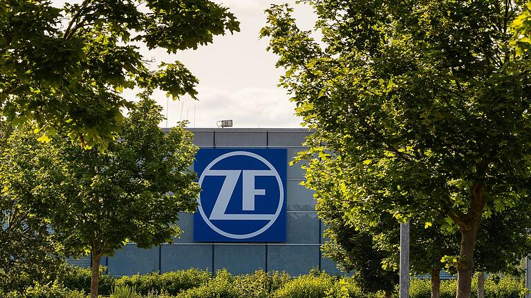 ZF ist einer der größten Automobilzulieferer in Deutschland und mit 9000 Mitarbeitenden am Standort in Schweinfurt der größte kommerzielle Arbeitgeber Unterfrankens.