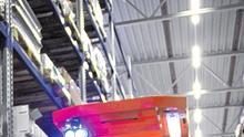 Die Ameisen des Logistikzentrums: Eine Flotte von 60 Staplern unterschiedlicher Art transportieren im Lager Waren von den Regalen zur Kommissionierung. Die Ameisen des Logistikzentrums: Eine Flotte von 60 Staplern unterschiedlicher Art transportieren im Lager Waren von den Regalen zur Kommissionierung.