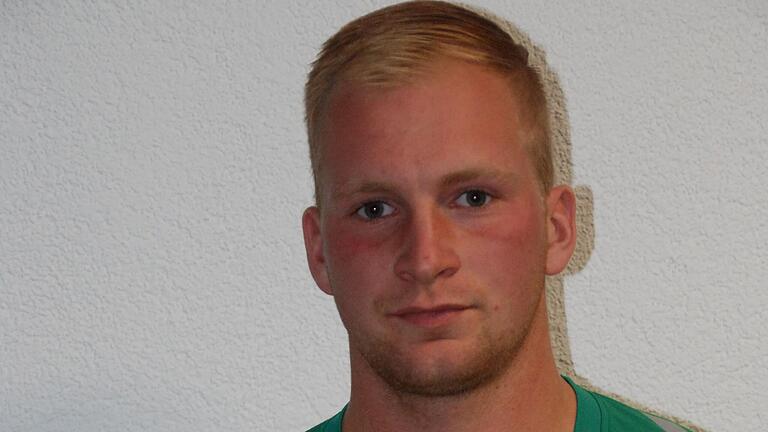 Hannes Schmitt (im Bild) spielt für den TSV Großbardorf II in der Fußball-Bezirksliga Ost.