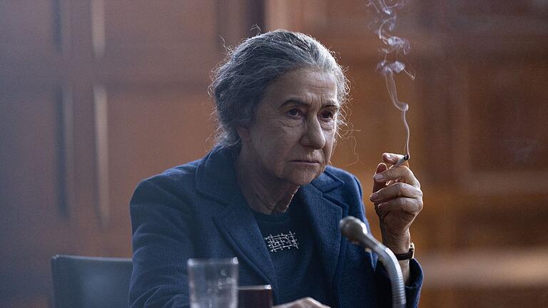 'Golda: Israels eiserne Lady'       -  Golda Meir (Helen Mirren) in einer Szene des Films &bdquo;Golda: Israels eiserne Lady&rdquo;