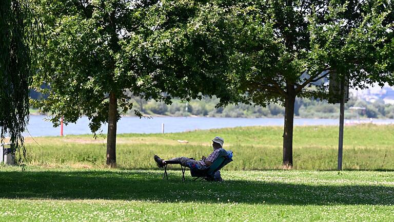 Sommer am Rhein       -  Ein Hoch sorgt zu Beginn der neuen Woche für Sonnenschein. (Archivfoto)