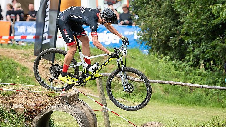 BrandlM       -  Maximilian Brandl mag die Cross-Country-Strecke in Gedern mit ihrem ständigen Auf und Ab und vielen Stellen, die eine gute Fahrtechnik verlangen.