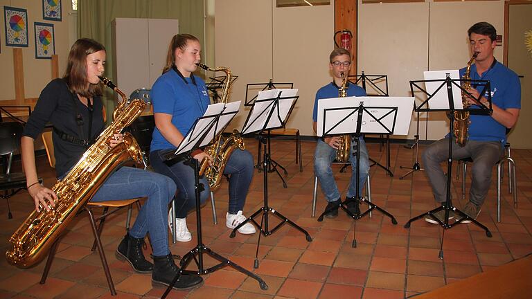 Das Saxofon-Quartett des Jugend-Blasorchesters der Bläserjugend Wittighausen unter der Leitung von Matthias Engel.