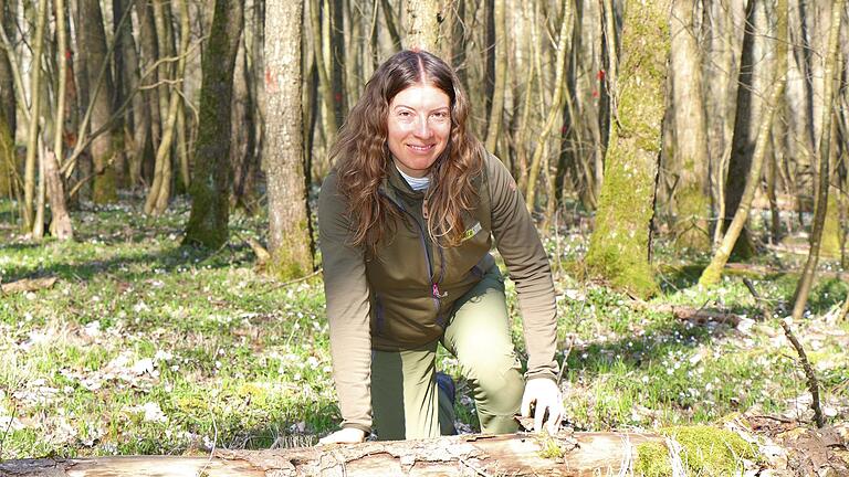 Als Rangerin des Naturparks Haßberge ist Katja Winter viel draußen unterwegs.