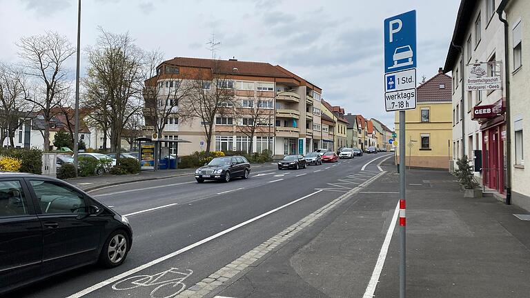 Gerade der Bereich am Oberndorfer Weiher (im Bild) wird bei der Sanierung der Oberndorfer Hauptstraße ab Mitte 2023 erheblich umgebaut.