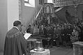 Pater Thomas Beckmann weihte  im Frühjahr 1971 die neue Glocke für die Tallkirche, die durch Spenden finanziert wurde. Foto: Stadtarchiv Münnerstadt/ Gerhard Fuhrmann       -  Pater Thomas Beckmann weihte  im Frühjahr 1971 die neue Glocke für die Tallkirche, die durch Spenden finanziert wurde. Foto: Stadtarchiv Münnerstadt/ Gerhard Fuhrmann