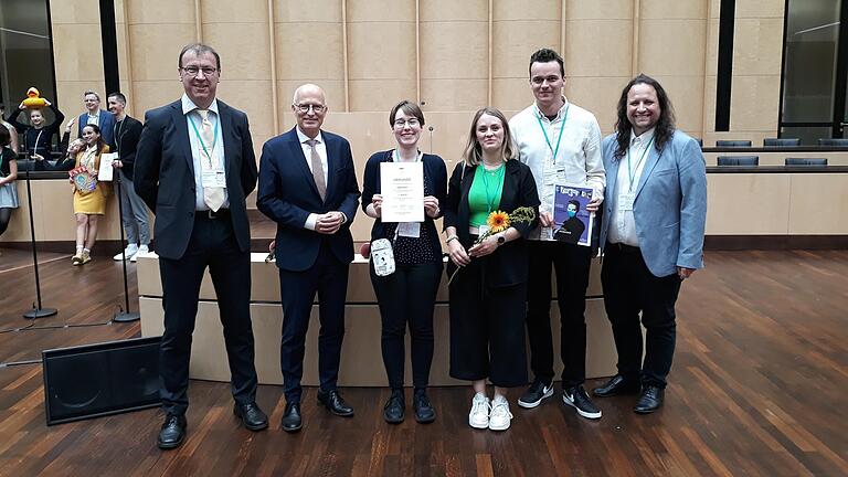 Im Bild (von links): Bernhard Neumann, Peter Tschenscher, Sandra Klein, Kathrin Heller, Felix Mutscheller und Christian Kral.