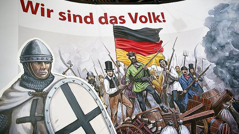 Leipziger Buchmesse       -  &bdquo;Wir sind das Volk&ldquo;: Ein Plakat der rechtskonservativen Wochenzeitung &bdquo;Junge Freiheit&ldquo; bei der Leipziger Buchmesse im Jahr 2016