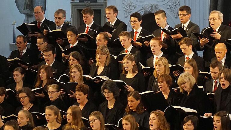 Karten: Passion von Max Baumann im Kiliansdom       -  Anlässlich des 100. Geburtsjahres des fränkischen Komponisten Max Baumann präsentiert die Dommusik Würzburg am Samstag, 8. April, um 19 Uhr dessen Passion op. 63 im Kiliansdom.