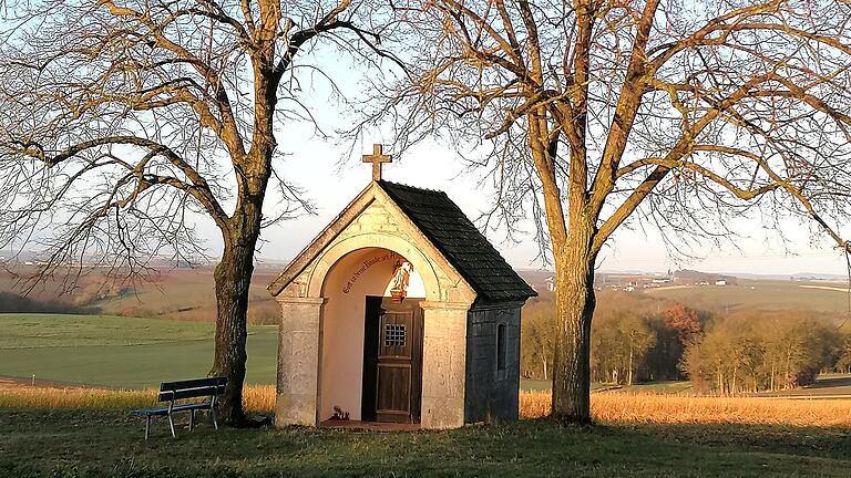 Die Stöhr-Kapelle bei Hohestadt. Hier soll einem Jäger vor mehr als 100 Jahren der Teufel erschienen sein.