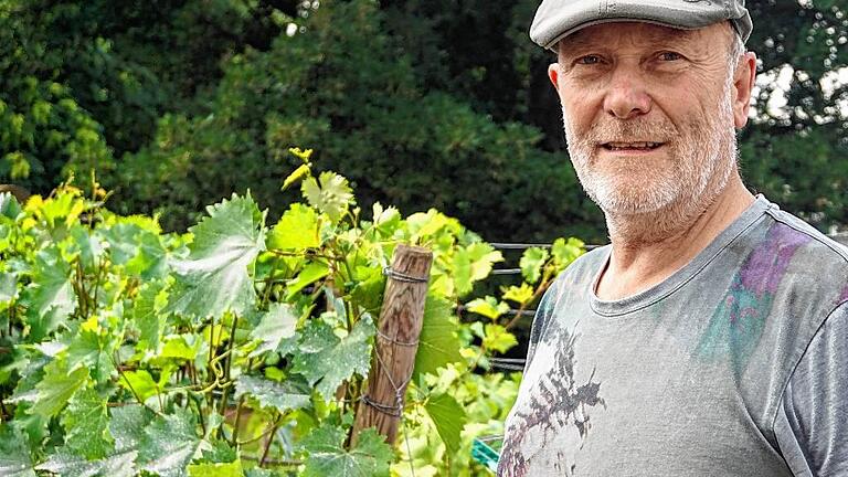 Robert Lampert, bisher Stadtkämmerer und jetzt zertifizierter &bdquo;Gästeführer &ndash; Weinerlebnis Franken&ldquo;, tauscht den Schreibtisch im Gemündener Rathaus mit den Weinbergen der Region.