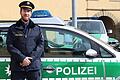 Christian Georgi ganz offiziell in Uniform und mit Mütze. So wird man den Polizeirat öfter in Kitzingen sehen.