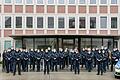 Vor der Poizeiinspektion Würzburg gedachten Beamtinnen und Beamte um den unterfränkischen Polizeipräsidenten Detlev Tolle in einer Schweigeminute der Erschossenen.