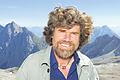 Liest am Sonntag in Veitshöchheim aus seinem Buch &bdquo;Über Leben&ldquo;: Der Extrembergsteiger Reinhold Messner (hier auf dem Zugspitzplatt in Bayern).