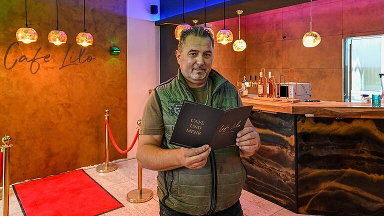 Stefan Müller, der Besitzer des Café Lilo. Im November soll das Café in der Würzburger Innenstadt in den ehemaligen Räumlichkeiten des Café Mozart eröffnet werden. Stefan Müller, der Besitzer des Café Lilo. Im November soll das Café in der Würzburger Innenstadt in den ehemaligen Räumlichkeiten des Café Mozart eröffnet werden.