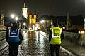 Wo sonst die Menschen dicht an dicht ins neue Jahr feiern, wie hier auf der Alten Mainbrücke in Würzburg, herrschte heuer gähnende Leere. Feiernde Menschenmassen sah man auf Unterfrankens Straßen und Plätzen in der Silvesternacht im Corona-Jahr nicht. Die Einhaltung der Ausgangssperre wurde streng kontrolliert.&nbsp;