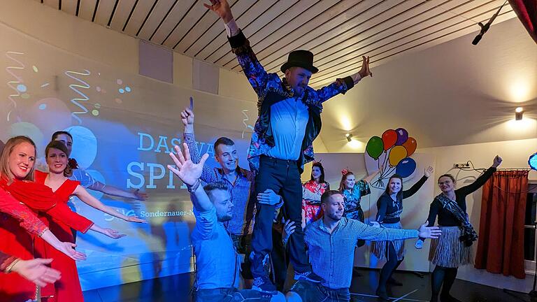 Vom Allerfeinsten: Der Büttenabend der Sondernauer Narrengesellschaft (SNG) bot an beiden Tagen ein fantastisches Programm. Die Stimmung in dem gemütlichen Saal des Bürgerhauses war gewaltig.