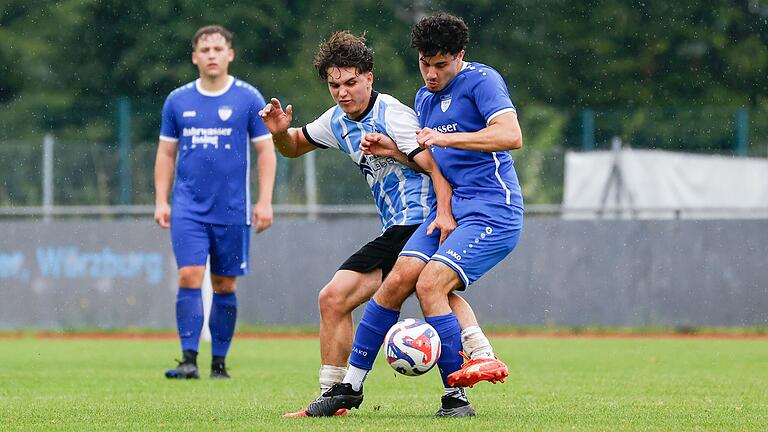 Die TG Höchberg mit Dennis Deppner (Mitte) setzte sich zum Saisonstart in der Fußball-Bezirksliga West mit 3:0 gegen Samuel Ersay (rechts) und den TSV Unterpleichfeld durch. Die TG Höchberg mit Dennis Deppner (Mitte) setzte sich zum Saisonstart in der Fußball-Bezirksliga West mit 3:0 gegen Samuel Ersay (rechts) und den TSV Unterpleichfeld durch.