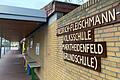 Die Friedrich-Fleischmann-Grundschule in Marktheidenfeld wird saniert und um einen Neubau erweitert.