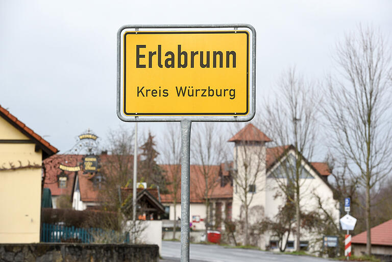 Der Ort kommt nicht zur Ruhe: Am Mittwoch ruderte der Angeklagte im Erlabrunn-Prozess zurück. Der Ort kommt nicht zur Ruhe: Am Mittwoch ruderte der Angeklagte im Erlabrunn-Prozess zurück. 