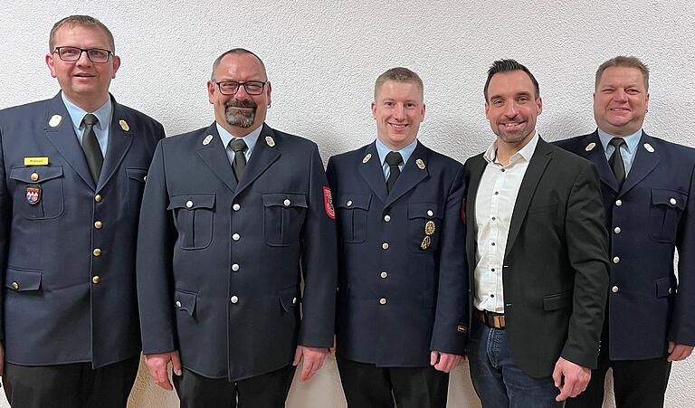 Neuwahlen standen bei der Feuerwehr Brendlorenzen an. Das Bild zeigt (von links) Kreisbrandinspektor Michael Omert, stellvertretenden Kommandant Michael Mölter, Kommandant Christian Wehner, Bürgermeister Michael Werner sowie Kreisbrandmeister Ralf Scheuring.