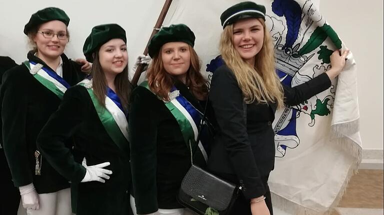 Die Verbindungsdamen der AV Athenia (v.l.): Elke, Alexis, Daniela und Hannah. Die Verbindungsdamen der AV Athenia (v.l.): Elke, Alexis, Daniela und Hannah.
