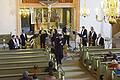 Blech 10 in St. Michael: Pfarrer Oliver Englert leitet zurzeit die evangelische Gemeinde in Ostheim inte-rimsweise, da das Amt des Pfarrers seit dem Ausscheiden von Pfarrer Christian Schümann vakant ist. Darum gehört zu Englerts Pflichten auch das Begrüßungs-  und das Schlusswort bei kirchlich-musikalischen Veranstaltungen. Um ihn sind die Musikanten von &ldquo;Blech 10&ldquo; geschart, die am Sonntag ein eindrucksvolles Konzert nur mit Blechblasinstrumenten gaben.