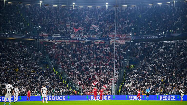 Sie hätten hier, im Stadion von Juventus Turin, Eschenbacher Bier trinken können. Die Spieler des VfB Stuttgart beim Champions-League-Spiel gegen den italienischen Rekordmeister im Oktober.&nbsp;