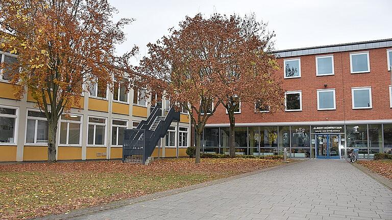 Vier Millionen Euro will die Stadt Schweinfurt 2019 in ihre Schulen investieren. 800 000 Euro davon für die Albert-Schweitzer-Schule. Vier Millionen Euro will die Stadt Schweinfurt 2019 in ihre Schulen investieren. 800 000 Euro davon für die Albert-Schweitzer-Schule.