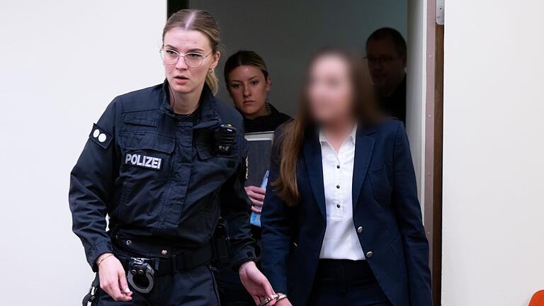 Terrorprozess gegen &bdquo;Reichsbürger&rdquo;-Gruppe Reuß       -  Eine weitere Angeklagte im Münchner &bdquo;Reichsbürger&rdquo;-Prozess weist zentrale Anklagevorwürfe zurück. (Archivbild)