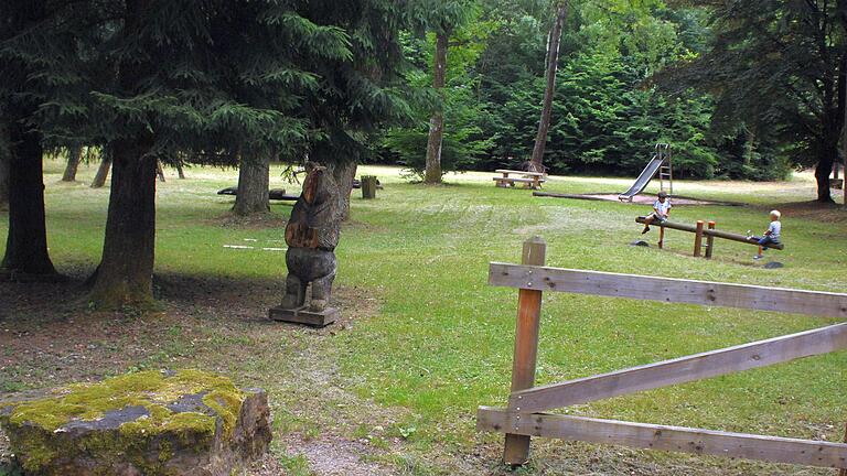 Könnte ausgebaut werden: der Waldspielplatz am Bischborner Hof Könnte ausgebaut werden: der Waldspielplatz am Bischborner Hof