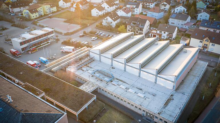 Die Main-Spessart-Halle in Marktheidenfeld ist die erste Anlaufstelle für Geflüchtete aus der Ukraine, die im Landkreis ankommen. Die Main-Spessart-Halle in Marktheidenfeld ist die erste Anlaufstelle für Geflüchtete aus der Ukraine, die im Landkreis ankommen.