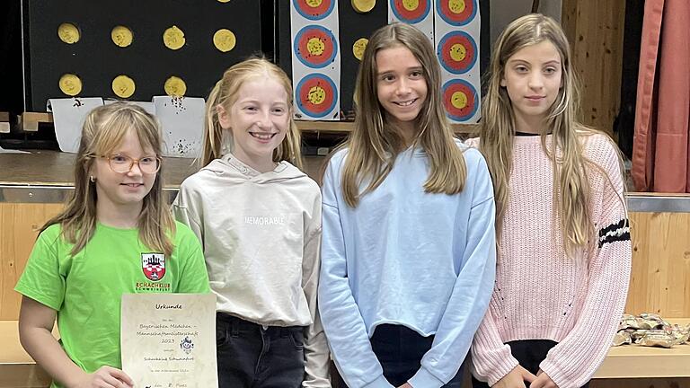 Im Bild das Schweinfurter Mädchenteam von links:&nbsp; Alice Fast, Lotte Neeb, Emma Al Azhari, Jenna Paul.