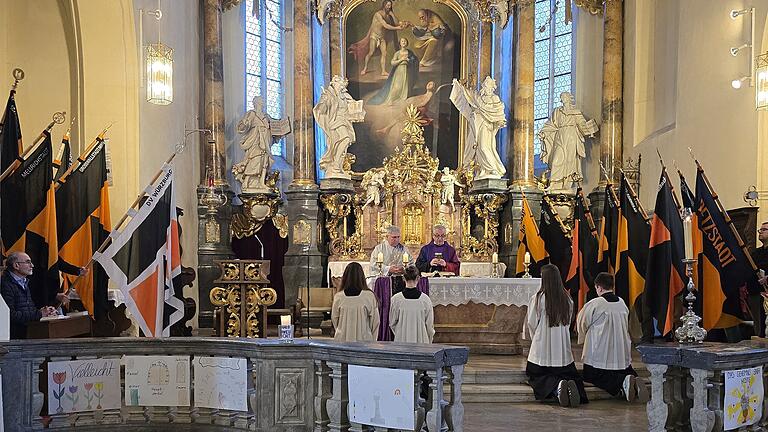 Pfarrer Stefan Mai und Diözesanpräses Jens Johanni zelebrierten den Abschluss-Gottesdienst im Steigerwald-Dom.