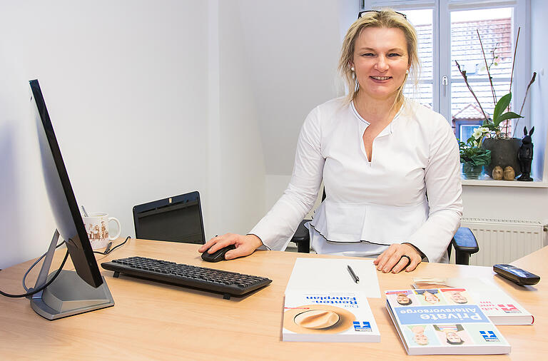 Judit Maertsch ist unabhängige Finanzberaterin beim VerbraucherService Bayern in Würzburg. Sie berät auch zum Thema Altersvorsorge. Judit Maertsch ist unabhängige Finanzberaterin beim VerbraucherService Bayern in Würzburg. Sie berät auch zum Thema Altersvorsorge.