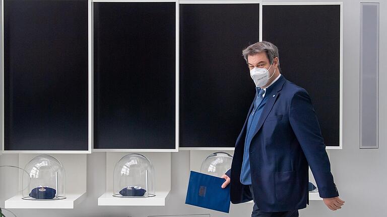 Hat er seinen Plan für eine vorsichtige Lockerung der Corona-Maßnahmen schon in der Mappe? Bayerns Ministerpräsident Markus Söder (CSU). Hat er seinen Plan für eine vorsichtige Lockerung der Corona-Maßnahmen schon in der Mappe? Bayerns Ministerpräsident Markus Söder (CSU). 