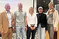 Der alte Vorstand ist auch der neue: (von links) Horst Waldner (1. Vorsitzender), Ralf Wiechert (2. Vorsitzender), Simone Schmitt (Schatzmeisterin), Carmen Smith (Reitwartin) und Martina Kohlhepp-Bangert (Schriftführerin).       -  Der alte Vorstand ist auch der neue: (von links) Horst Waldner (1. Vorsitzender), Ralf Wiechert (2. Vorsitzender), Simone Schmitt (Schatzmeisterin), Carmen Smith (Reitwartin) und Martina Kohlhepp-Bangert (Schriftführerin).