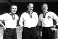 Kupfer, Kitzinger,       -  Ander Kupfer (rechts) und Albin Kitzinger (links): Beide bildeten das kongeniale Läufer-Duo des FC 05 Schweinfurt und kamen in den dreißiger, vierziger Jahren zu jeweils 44 Länderspiel-Einsätzen. (in der Mitte: Robert Bernard)