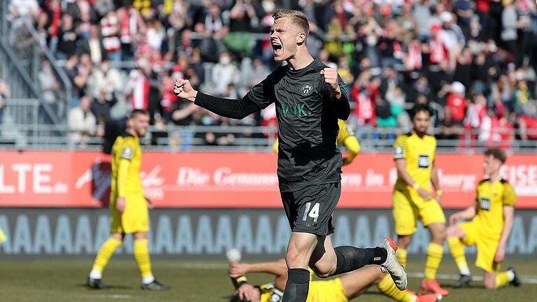 Bejubelt sein Tor zum 1:1: Gegen Dortmund II gelang Louis Breunig sein erstes Tor als Profi für die Würzburger Kickers