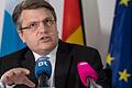Fordert angesichts wachsender Wissenschaftsskepsis von Universitäten und Professoren mehr Mut zur öffentlichen Kontroverse: Ex-Justizminister Winfried Bausback (CSU)