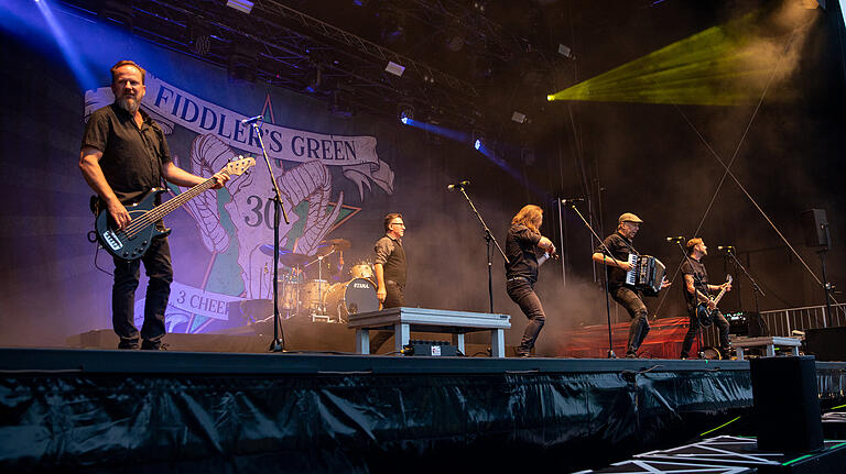 Rainer Schulz (links) und Fiddler's Green im August beim Taubertal-Festival.