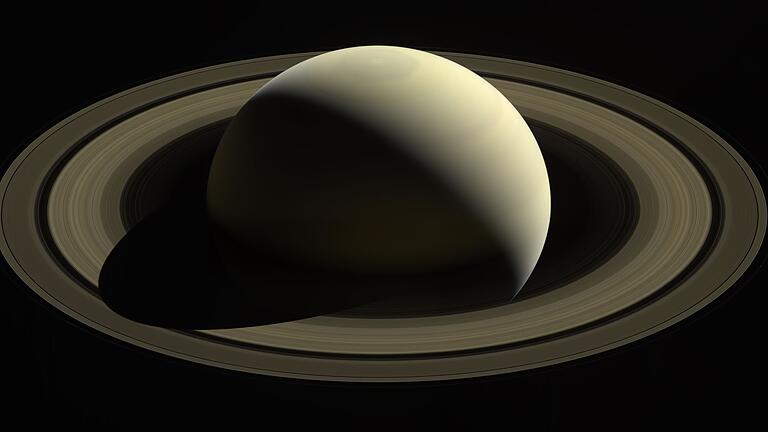 Saturn       -  Das von der Raumsonde Cassini aufgenommene Bild zeigt den Saturn.