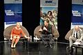 Lohr: Um soziale Gerechtigkeit drehte sich am Samstag in der Lohrer Stadthalle eine Podiumsdiskussion mit (von links) Alexander Hoffmann (CSU), Simone Barrientos (Linke), Verena Bentele (VdK), Moderator Dominik Schott, Bernd Rützel (SPD) und Manuela Rottmann (Grüne).