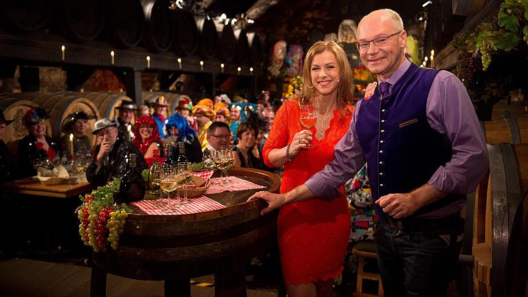 Damals noch mit blonden Haaren: Nicole Then und Martin Rassau bei der 'Närrischen Weinprobe' 2015. Damals noch mit blonden Haaren: Nicole Then und Martin Rassau bei der 'Närrischen Weinprobe' 2015.