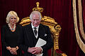 Details zur Krönung von König Charles       -  Details zur Krönung von König CharlesARCHIV - 10.09.2022, Großbritannien, London: König Charles III. und Königsgemahlin Camilla nehmen am Treffen des Accession Council im St. James's Palace teil. Der Palast gab in der Nacht zum 22.01.2022 Details zum langen Krönungswochenende vom 6. bis 8. Mai 2023 bekannt. (zu dpa 'Mega-Konzert und «Big Lunch»: Details zur Krönung von König Charles') Foto: Jonathan Brady/PA Wire/dpa +++ dpa-Bildfunk +++